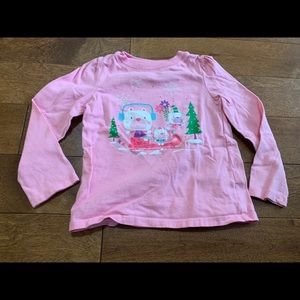 Girls long sleeve shirt.